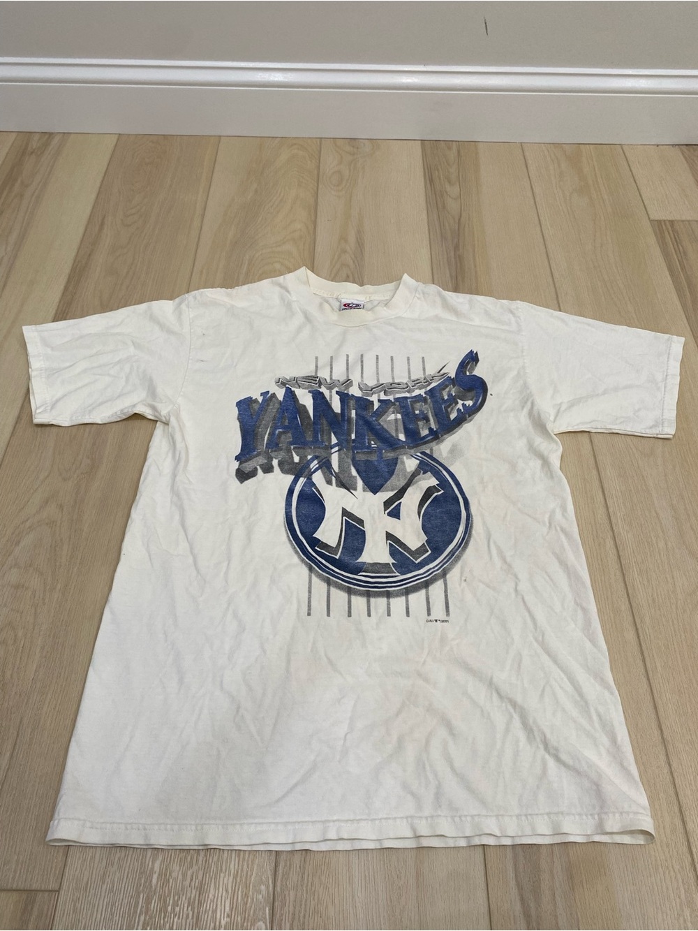 Vintage New York Yankees TShirt L White True Fan MLB Baseball  Large Graphic